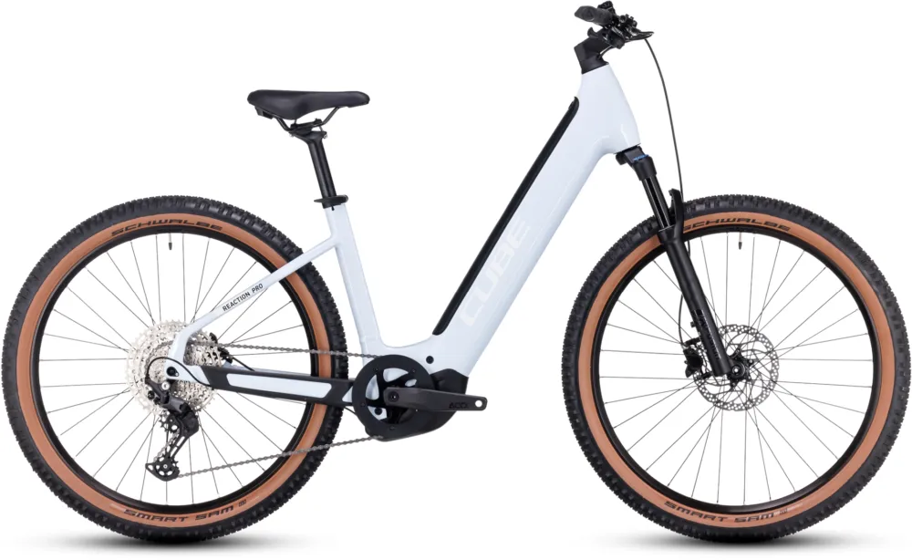 Cube Reaction Hybrid Pro 750 - 750 Wh - 27,5 Zoll - Tiefeinsteiger - flashwhite´n´black - Größe 16 ZOLL Rabatt